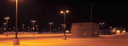 Lampy uliczne LED: Jakie są ich korzyści dla środowiska i jak wpływają na bezpieczeństwo na drogach?